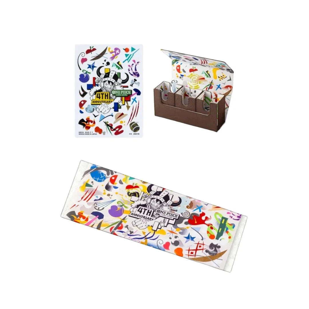 Kartenhüllen, Kartenbox und Spielmatte des 4th Anniversary Set